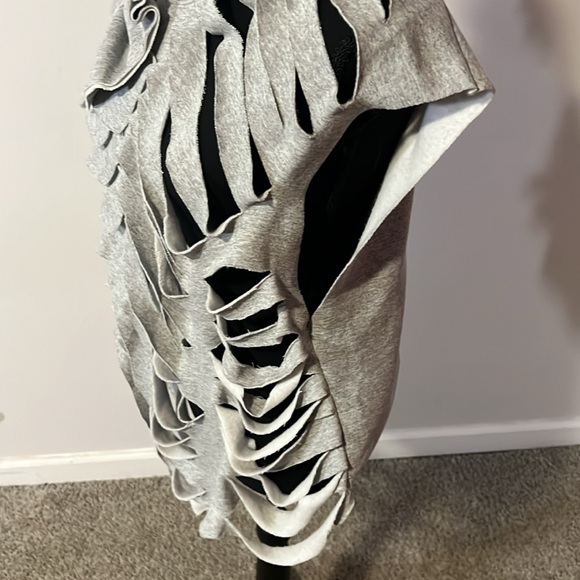 Custom Designed Sleeveless Sweatshirt Size XL - Picture 2 of 4